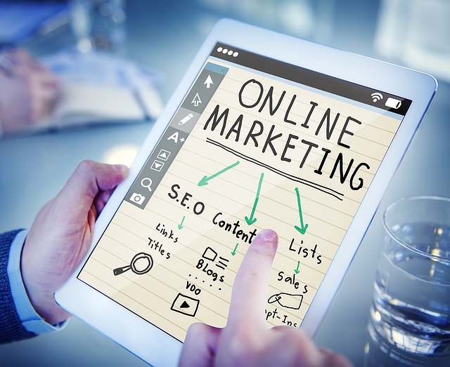 Ilustrasi Tips Memilih Kursus Digital Marketing